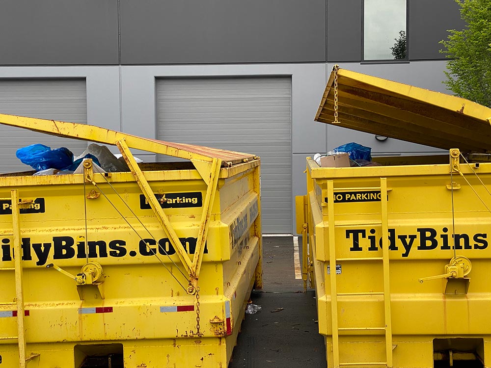 30 yard lidded bins